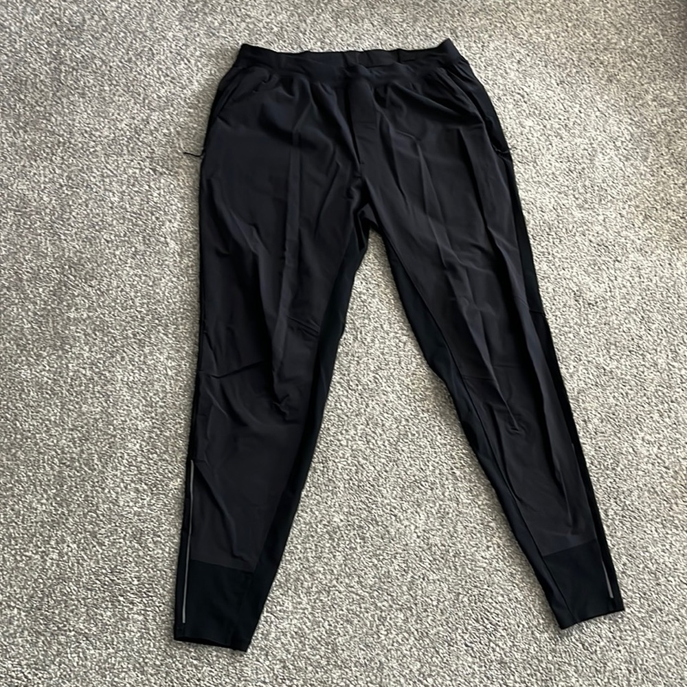 Lululemon tactical joggers, sz M - no tag